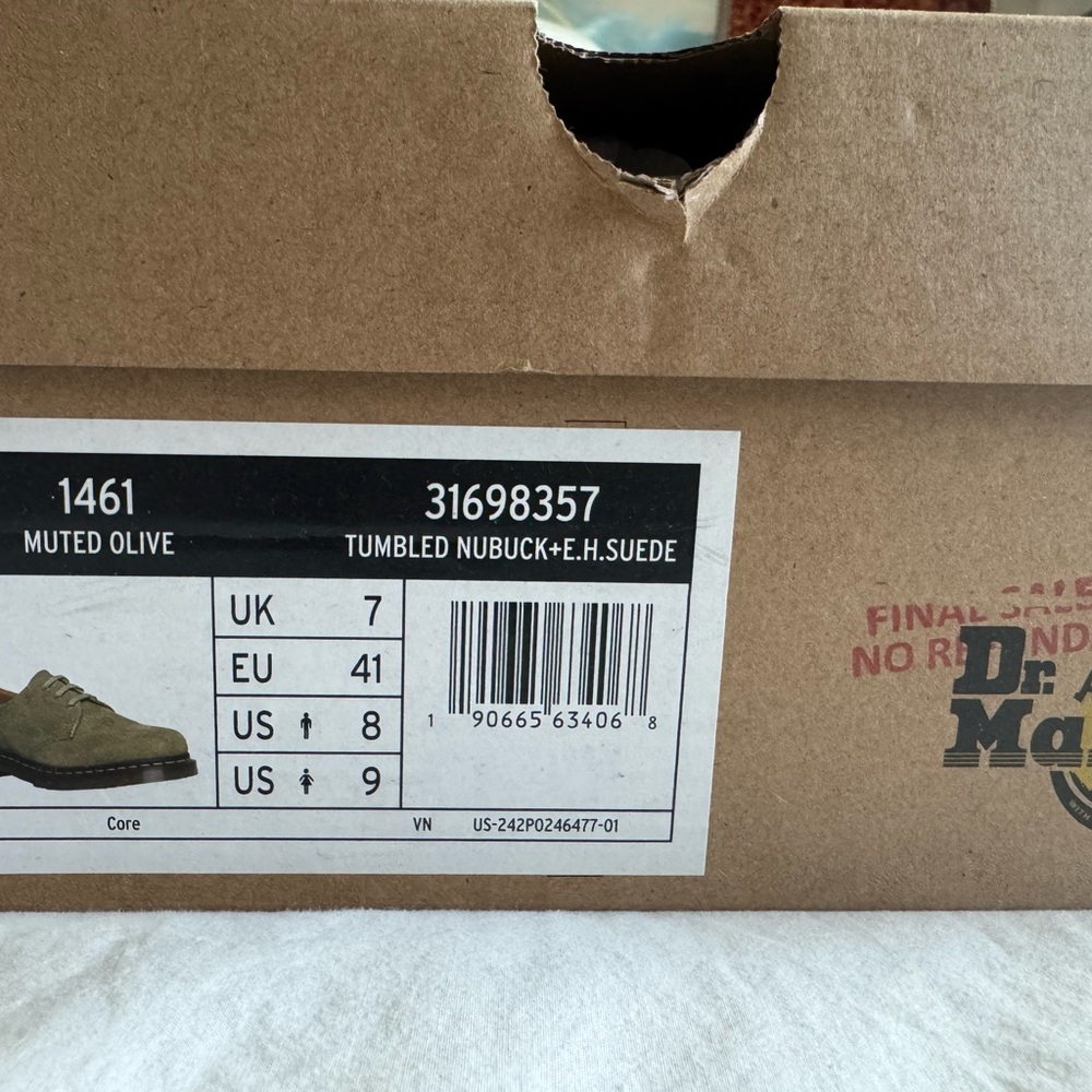 NWT Dr. Martens Muted Olive Green Oxfords - Picture 2 of 9
